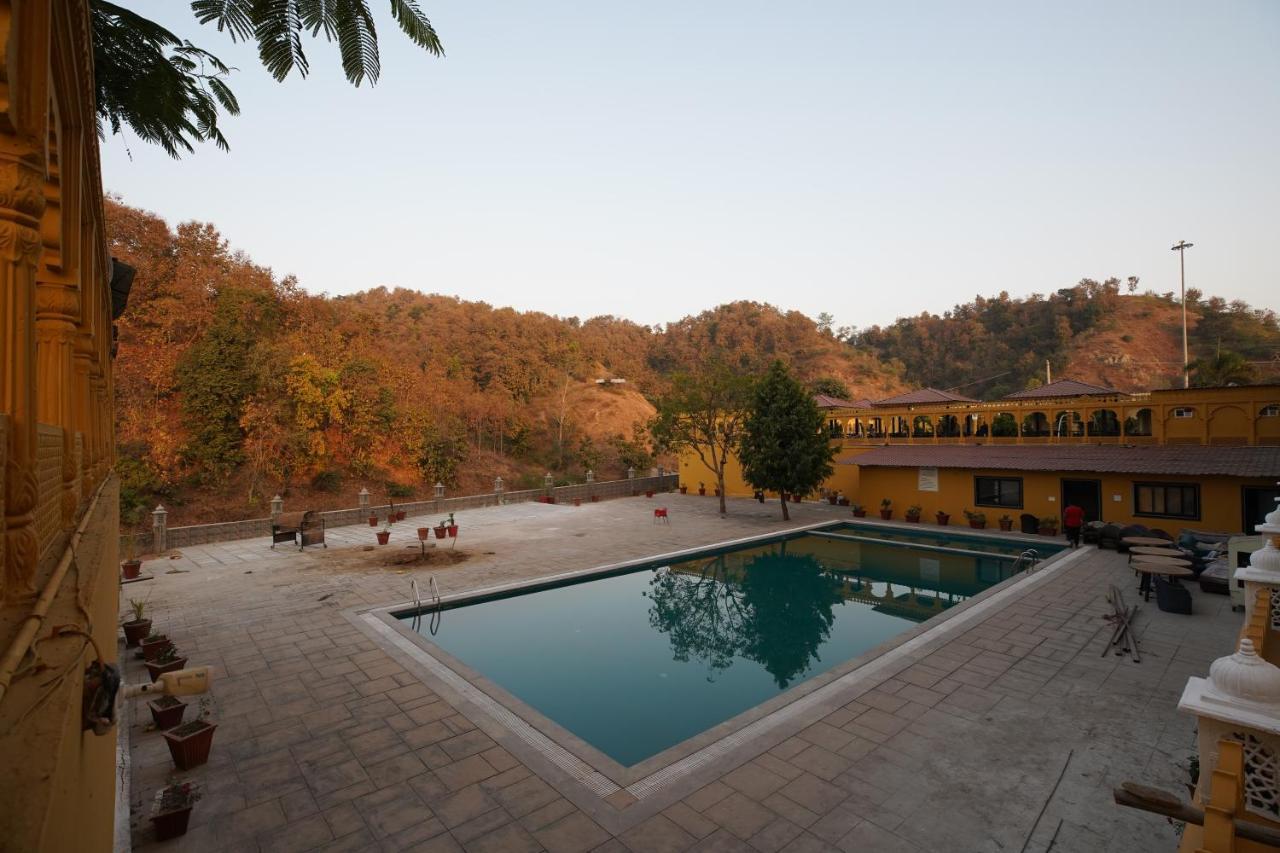 Hotel Rawla Ratanpur Bechiwāra Exterior foto