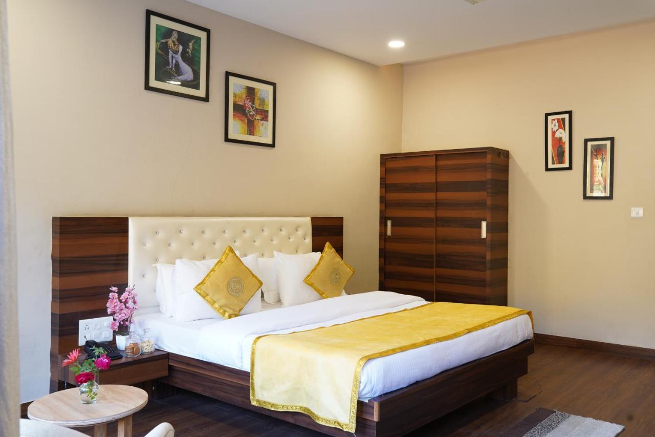 Hotel Rawla Ratanpur Bechiwāra Exterior foto